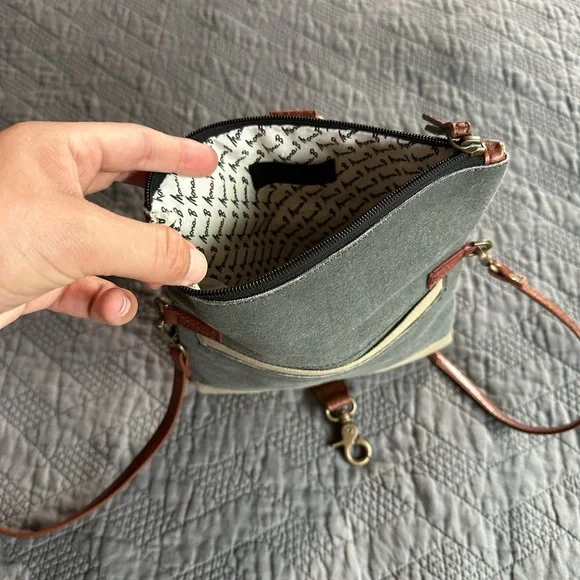 Mona B Two-Tone Canvas Crossbody Bag - Picture 7 of 8